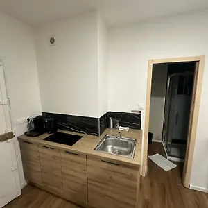 Apartment Parisian Art Retreat: Charming Flat Near Modern Museums, Paris